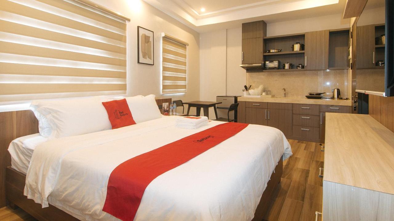 Reddoorz Plus @ Bez Tower And Residences San Juan Exterior foto